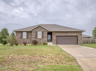 1007 S Roane Ct, Webb City, MO 64870