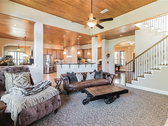 3rd image of 16924 Northlake Hills Dr