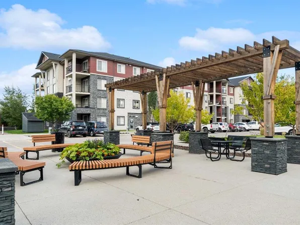 81 N Legacy Blvd SE #1304, Calgary, AB T2X 2B9