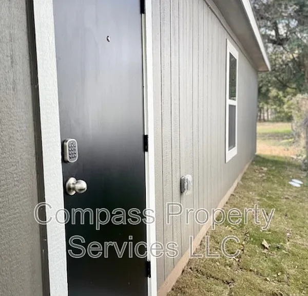 1114B Chestnut St — Photo 12