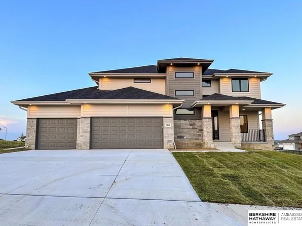 21302 Fowler St, Elkhorn, NE 68022