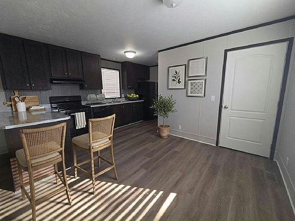 2nd image of 580 Banding Ln #580