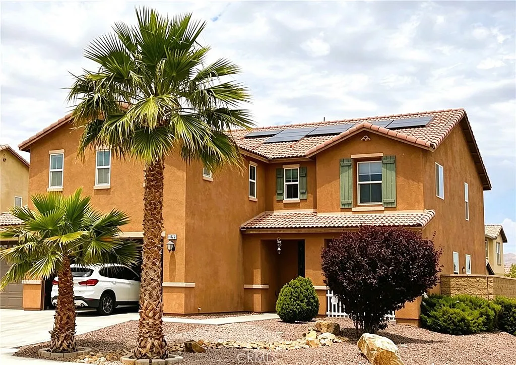 5 bed, 4.5 bath, 3177 sqft, $3,150 — Photo 1