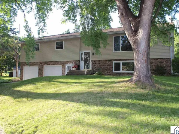 24 Lincoln Ln, New Ulm, MN 56073