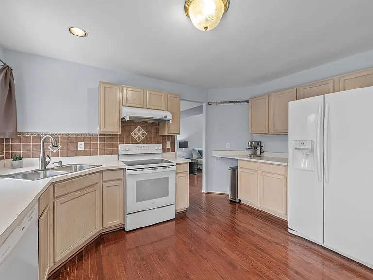 1696 Reserve Ct — Photo 6