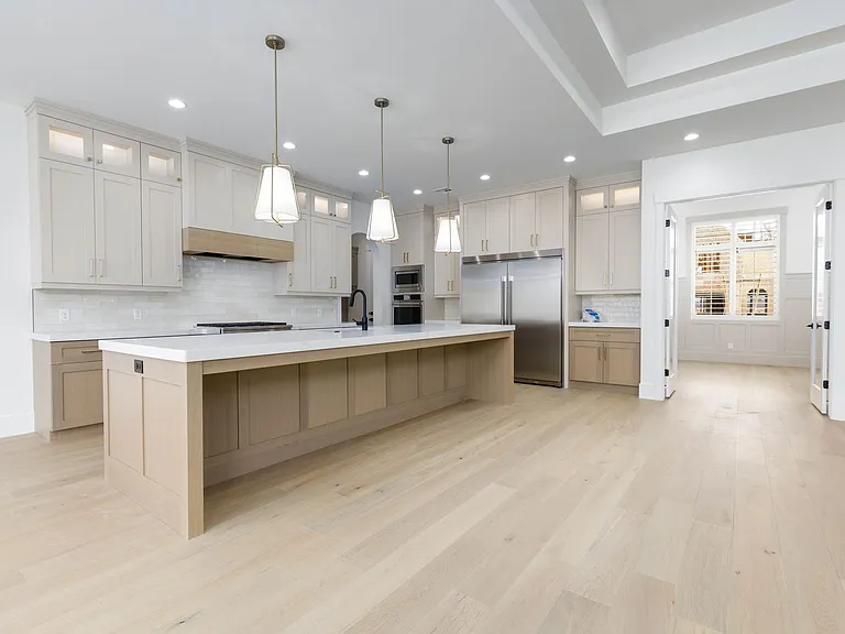 345 E Sidbury Rd — Photo 8
