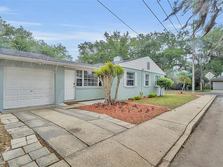 612 E Kaley St — Photo 2