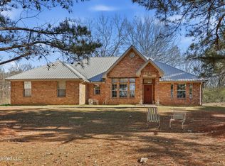 3945 Country Club Dr, Jackson, MS 39213