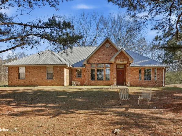 3945 Country Club Dr, Jackson, MS 39213