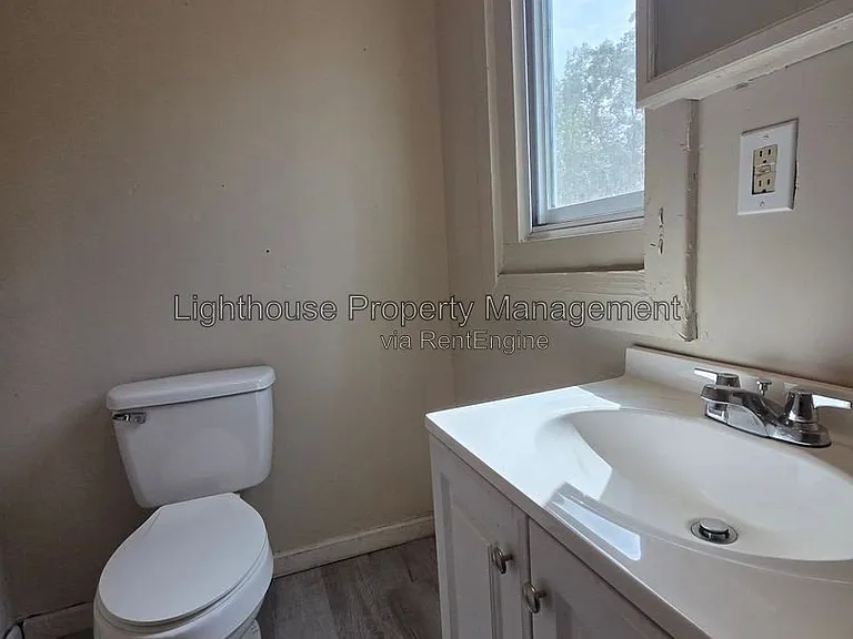 112 E Britain Ave — Photo 8