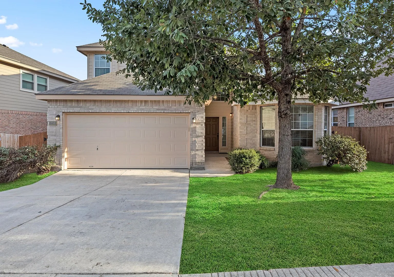3 bed, 2.5 bath, 2252 sqft, $1,795 — Photo 1