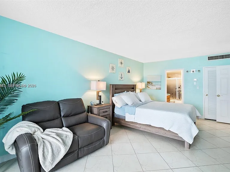 5401 Collins Ave #807 — Photo 19