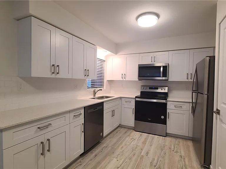 2610 Providence St #3 — Photo 8
