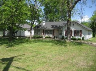 1191 E Karsch Blvd, Farmington, MO 63640