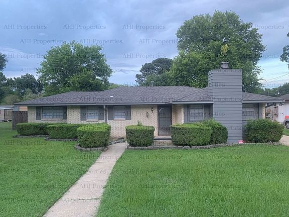 3rd image of 318 Bowling Green Dr