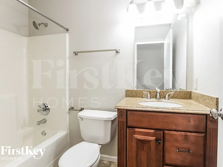 1524 Blue Brook Way — Photo 15