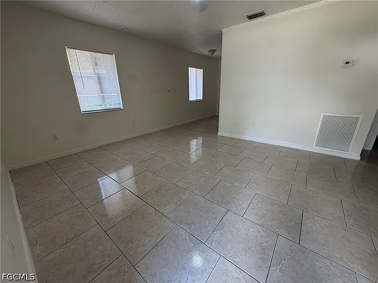 5829 Casablanca Ct — Photo 5