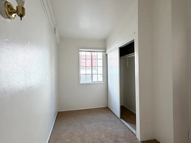 7036 Hawthorn Ave #10 — Photo 10