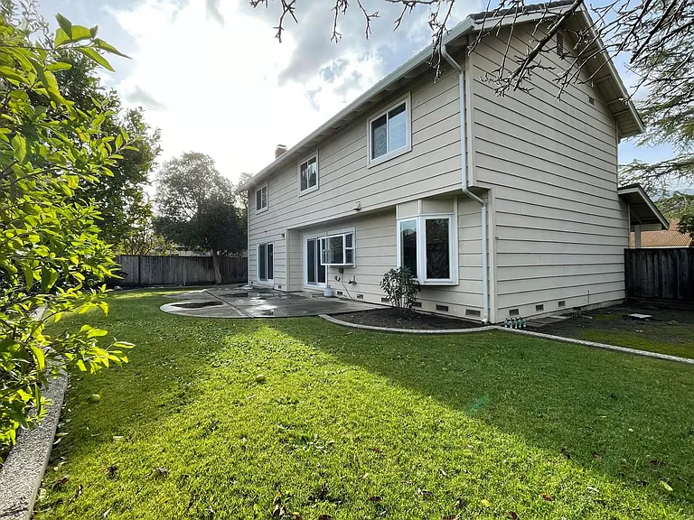 6556 Idlebrook Ct — Photo 16