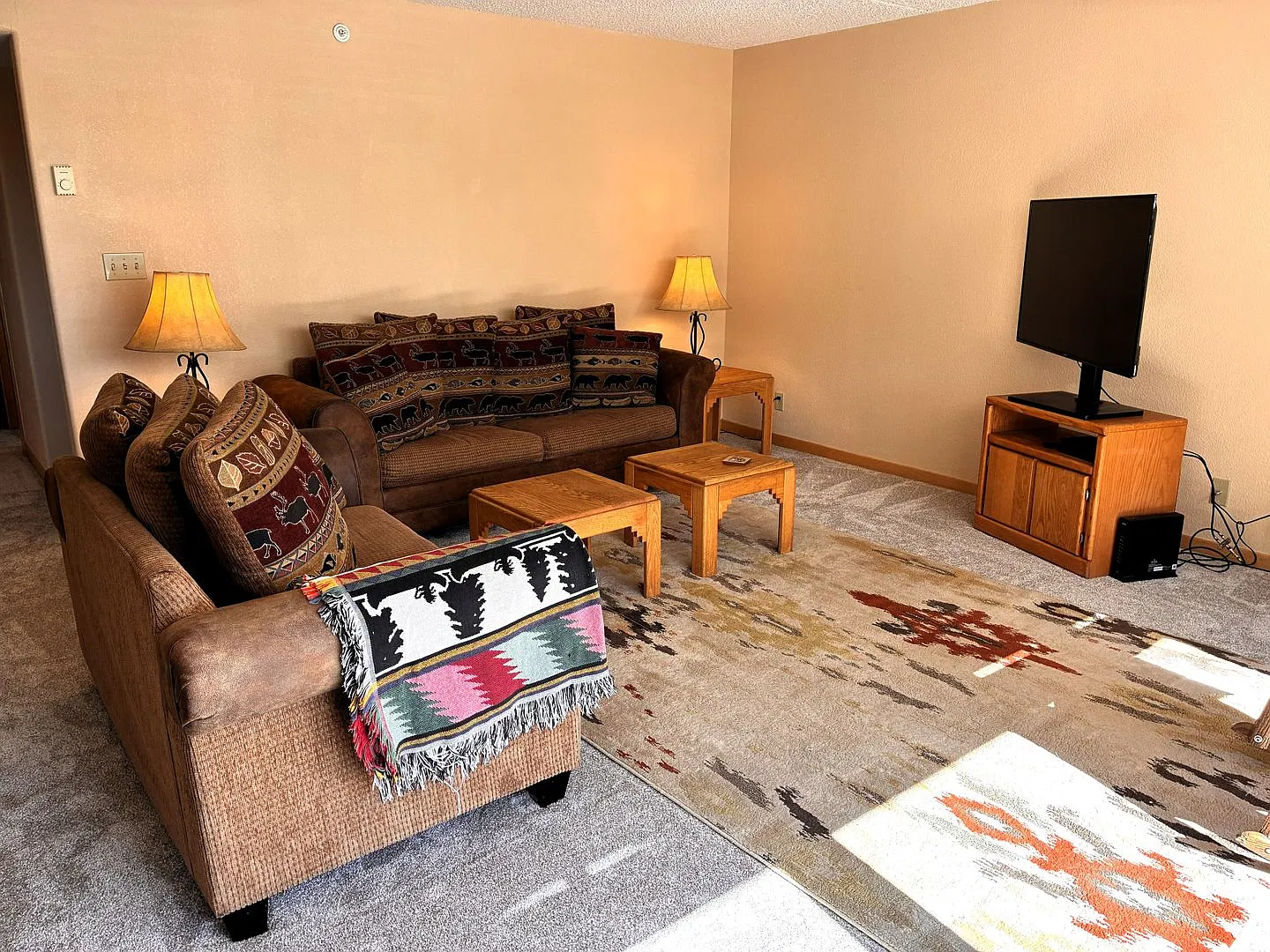 980 Lakepoint Dr — Photo 3