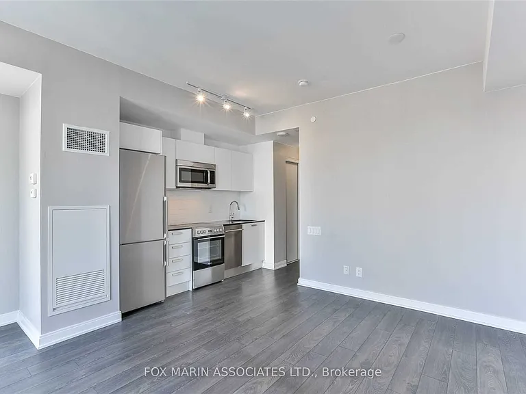 42 Charles St E #2108 — Photo 2