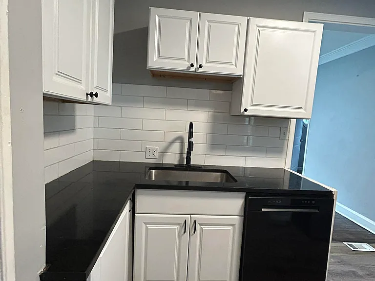 5722 Forest Ave — Photo 9