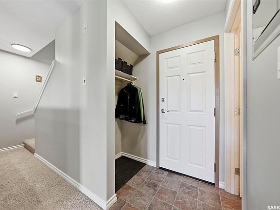 3rd image of UNIT 203-515 28th STREET E
