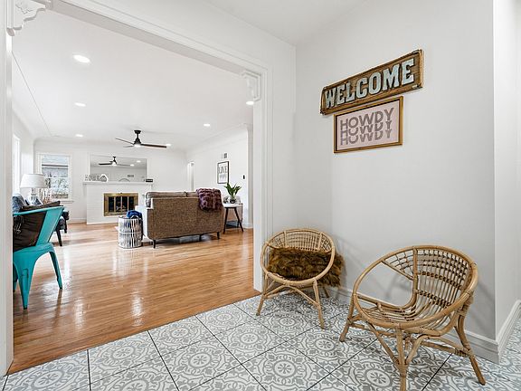 3rd image of 1635 Montview Blvd