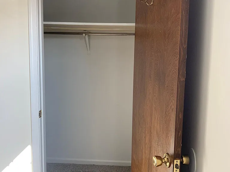 Deep closet Bedroom 2