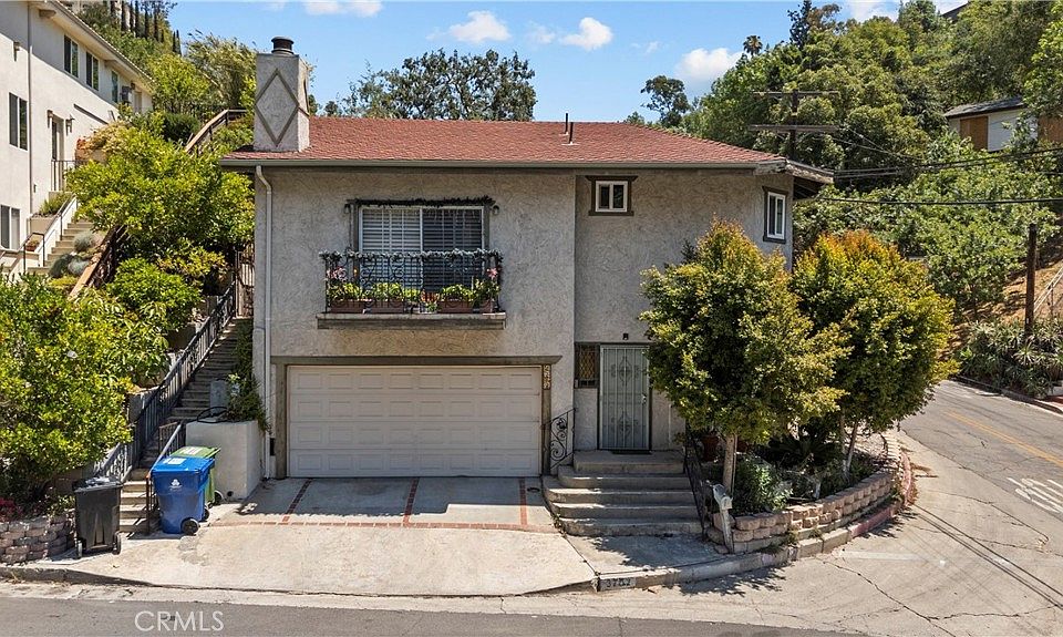 1st image of 3702 Division St