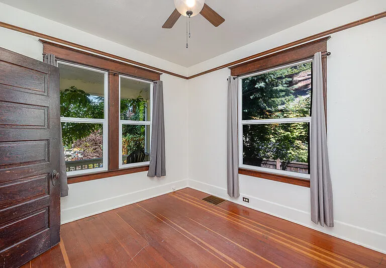 4406 6th Ave NW — Photo 9