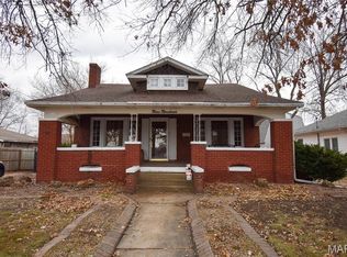 919 W Henry St, Staunton, IL 62088