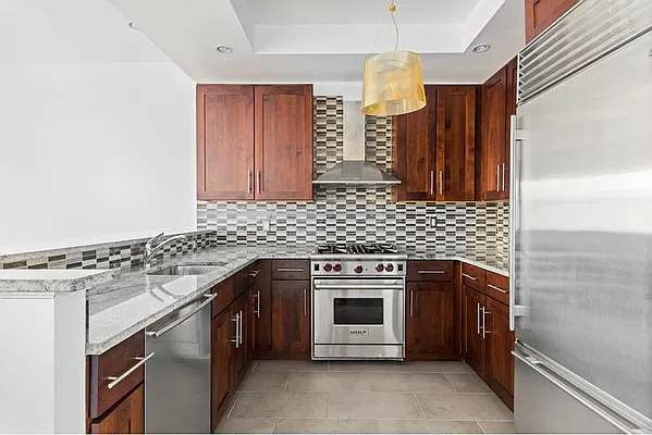 Sold by Brooklyn Bridge | media 4
