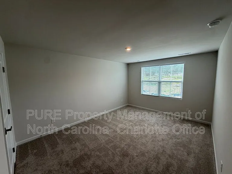 5945 Granbury Dr — Photo 18
