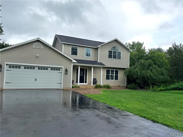 7 Morningside Dr, Auburn, NY 13021