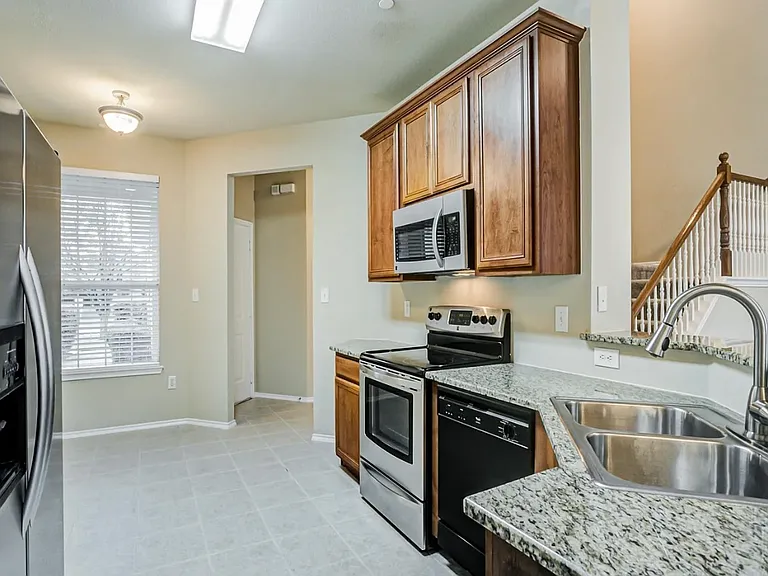 4528 Sycamore Dr — Photo 4