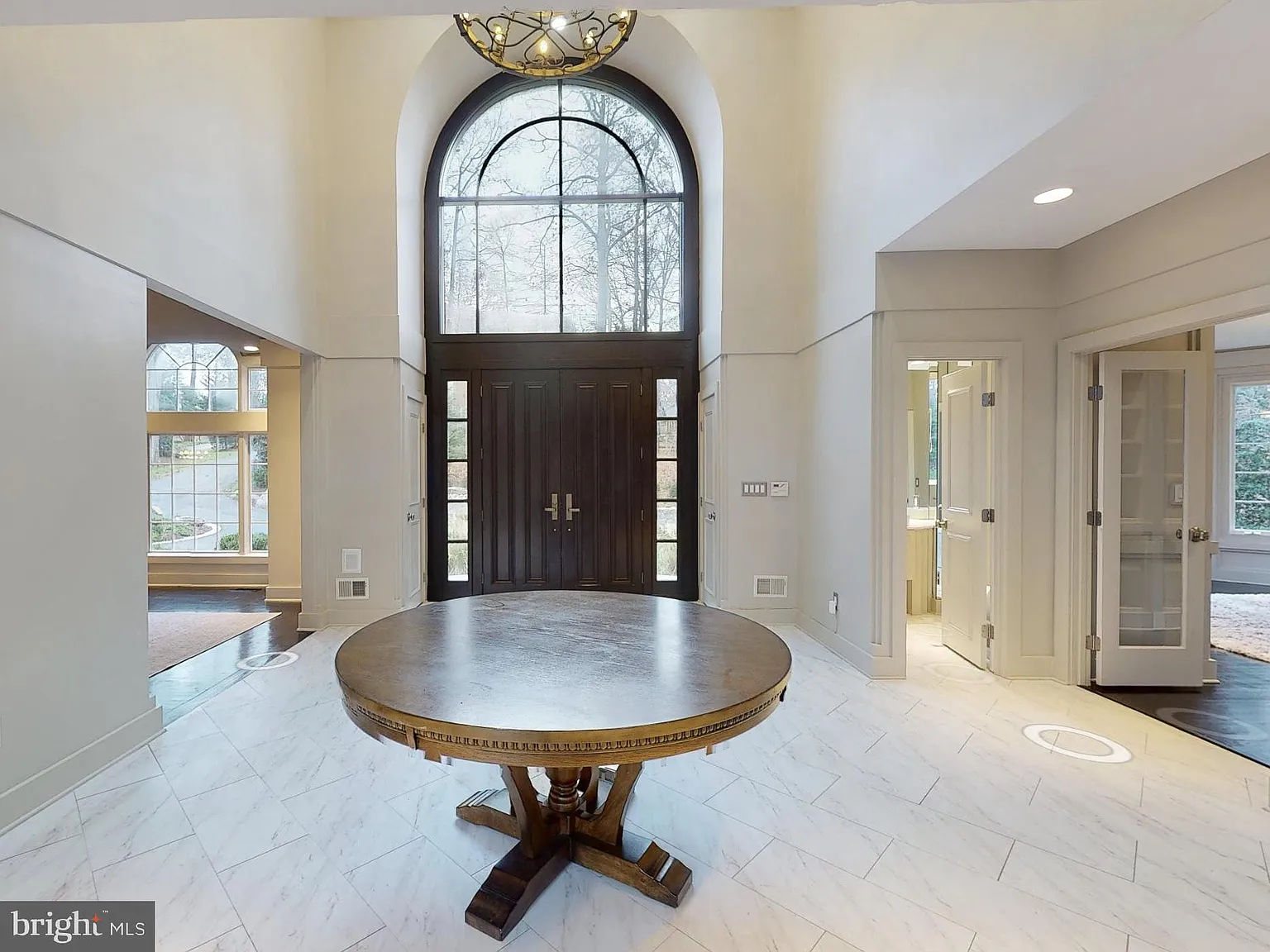 6 bed, 8.0 bath, 9246 sqft, $11,000 — Photo 4