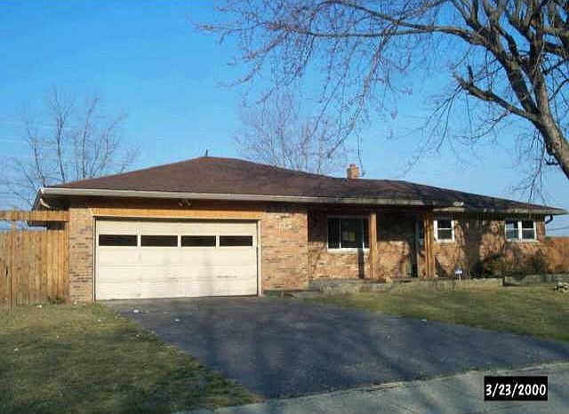 1st image of 7428 S Forest Park Dr