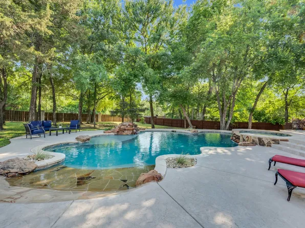 106 Woodlands Ct, Ovilla, TX 75154