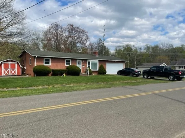 203 North St, Uhrichsville, OH 44683