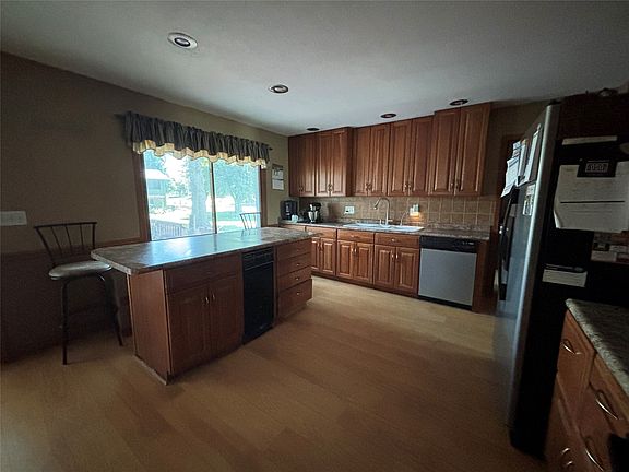 4th image of 1101 Westview Dr