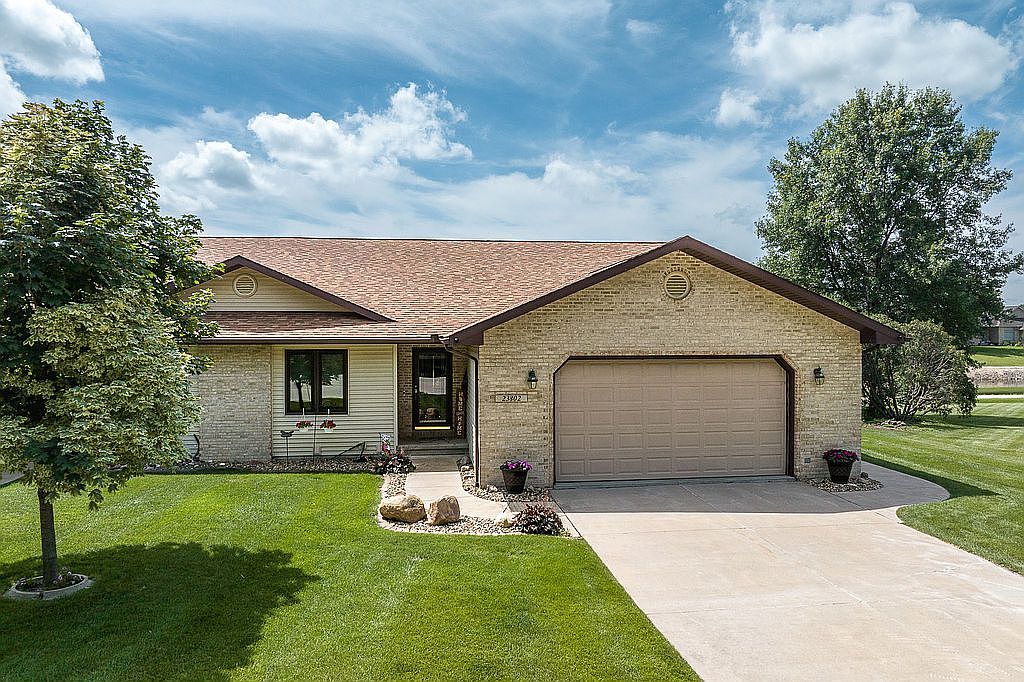 23802 Gombert Dr, Anamosa, IA 52205 Zillow