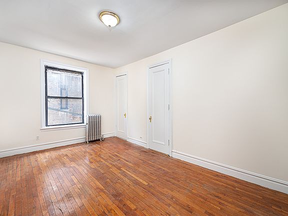 2nd image of 812 W 181st St APT 35-A