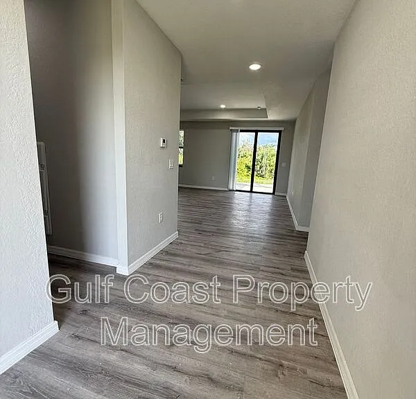 3103 58th St W — Photo 2
