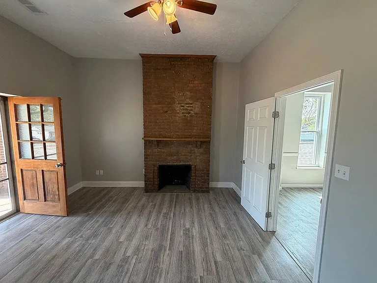 531 E Chestnut St #2 — Photo 9