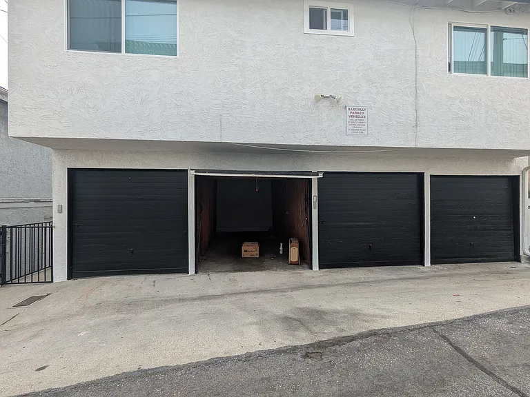 1009 E Grand Ave #1 — Photo 4