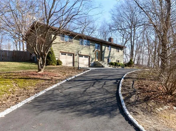 103 Haviland Drive, Trumbull, CT 06611