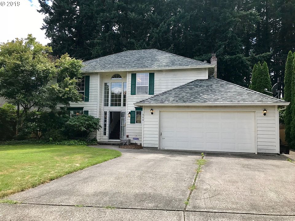 1st image of 808 NE 154th Ave