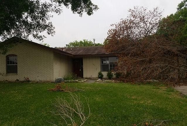 1st image of 150 Meadow Glen Dr