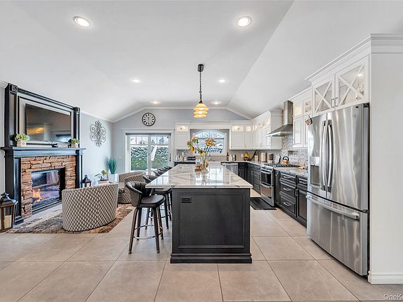 4th image of 19 Radburn Drive